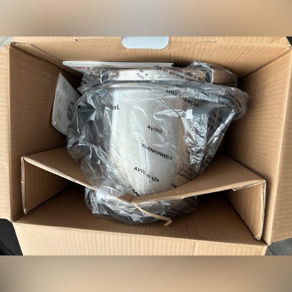 T-fal Clipso Stainless Steel Pressure Cooker 8 Quart - Picture 2 of 9